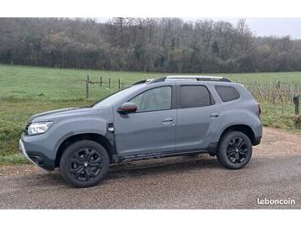 duster extrême tce 150 edc 4x2■extreme tce 150 edc 4x2■toujours entretenu chez renault factures à l'appui.■très faible kilométrage 21 093 km.■attache remorque
