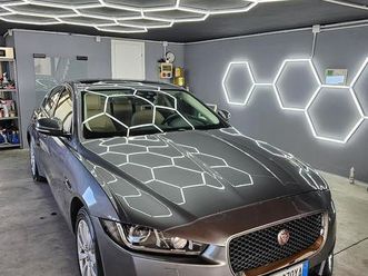 jaguar xe awd w20d - 90000km