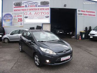 jolie ford fiesta 1.4tdci 6 titanium 70cv reg clim 5p