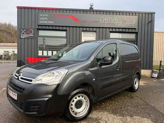 3 places /tva / airco /bluetooth /attache remorque