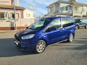 ford tourneo courier 1.0 ecoboost titanium maio/17