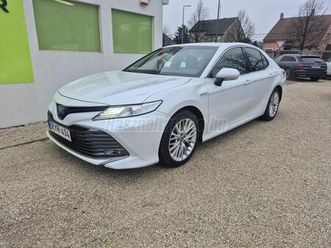 toyota camry 2.5 hybrid executive vip cvt szervizkönyv / navi / bőr / hud / ülésfűtés / mo-i / áfa-s számla!