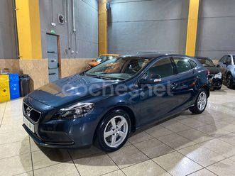 volvo v40 2.0 d2 kinetic auto