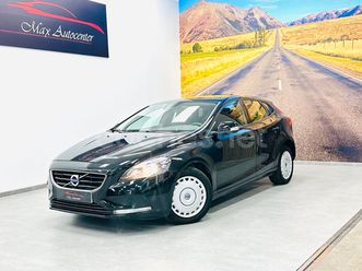 volvo v40 2.0 d2 kinetic