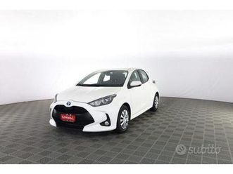 toyota yaris yaris 1.5 hybrid 5 porte business