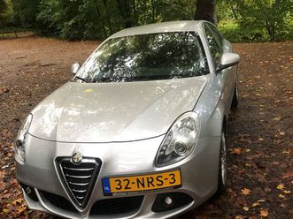 alfa romeo giulietta - 1.4 t distinctive fijne snelle turbo. deze motorversie is de betrouwbaarste én zuinigste.