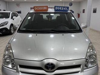 toyota corolla verso 2.2 136cv
