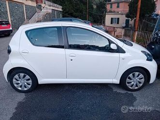 toyota aygo 1.0 12v vvt-i 5 porte active connect