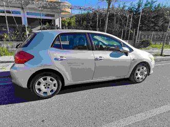 toyota auris 1.4d automatike