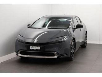 toyota prius 2.0 plug-in-hybrid style: réserver un essai sur route !