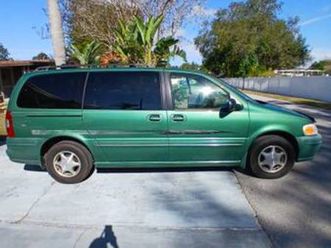 minivan camper set up