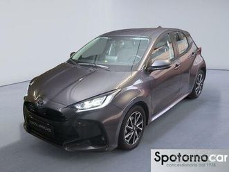 toyota yaris 1.5 hybrid 5 porte trend