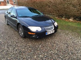 chrysler 300m årg 2000.