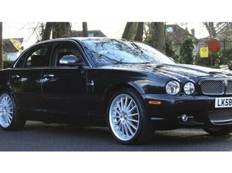 2008 only 28000 miles from new! very rare super v8 x358 a vendre