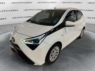toyota aygo connect 1.0 vvt-i 72 cv 5 porte x-play del 2021 usata a modena