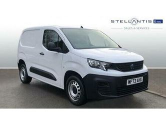 1.5 bluehdi 1000 professional premium + standard p