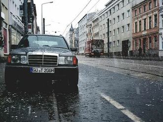 mercedes-benz w124 200 te automatik tüv 08/27 gut erhalten