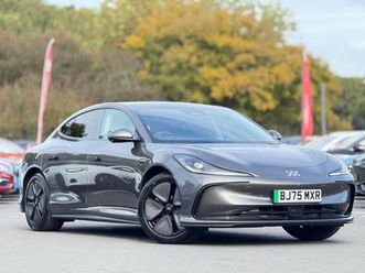 2025 - 75kwh standard range saloon 5dr electric auto (295 ps) automatic