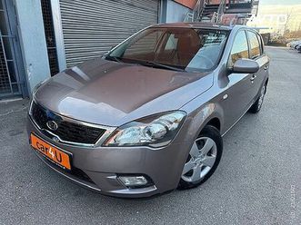 kia ceed 1.4 benc.cvvt-1.lastnik-slo-multifunkcija-servisna