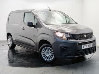 1-5-bluehdi-650-professional-premium-standard-pane