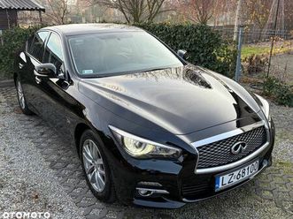 infiniti q50 2.0t premium sound studio by bose