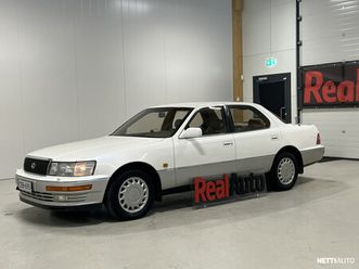 400 4,0 v8 *1-omisteinen upea keräilyauto *museorekisterissä