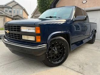 mint cond '93 chev silverado c1500 5.7l; one owner only 93k kms!
