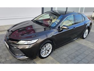 toyota camry 2.5hybrid premium full 36.000km