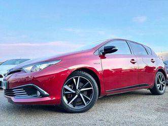 toyota auris hsd 136h collection