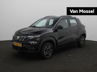 dacia spring comfort plus (orange pack) 27 kwh | automaat | airco | medianav met dab en apple carplay & android auto | lichtmetalen velgen | metaalkleur |