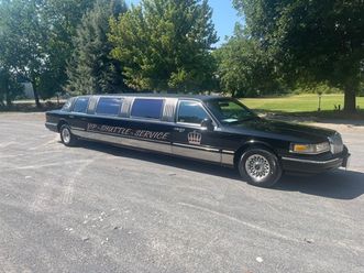 lincoln town car 4.6 u043bиu043cu0443зина 18,800 bgn