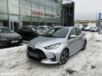 toyota yaris hybrid 1.5 style