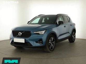 volvo xc40 b3, momentum pro, automat