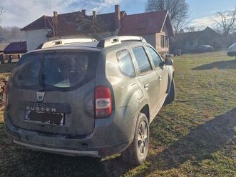 vând dacia duster 4x4 avariat vama buzaului