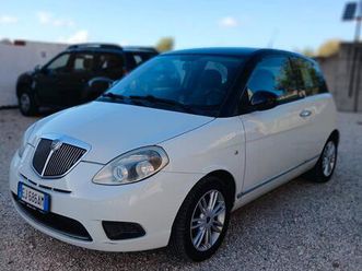 lancia ypsilon 1.2 gpl 2011 neopatentati 135.000km