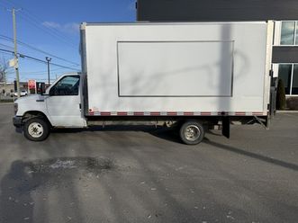 2014 ford econoline commercial