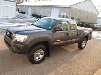 2012 toyota tacoma 4dr access cab sr5 4x4 2.7l manual 5-speed $14,950