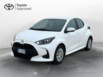 toyota yaris 1.5 hybrid 5 porte active
