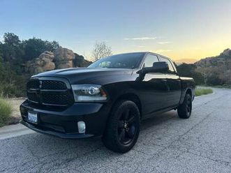 dodge ram (2014 ) -5.7 ltr v8 - clean title -133k