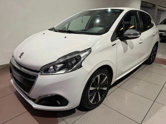 peugeot 208 82 stop&start 5 porte signature del 2019 usata a genova