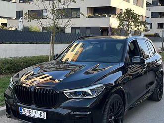 bmw x5 45e m paket 396ks individual 22zoll head up keyless black night, 2022 god.