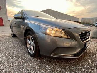 volvo v40 1.6 d2 (85kw - 115cv)