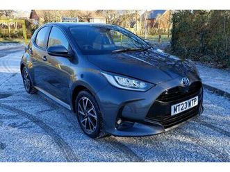 toyota yaris design hatchback's 1.5 vvt-h design e-cvt euro 6 (start/stop) 5dr