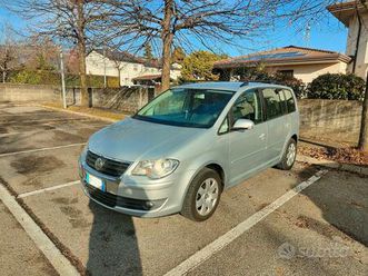 touran 1.9 tdi dsg 5p euro 4