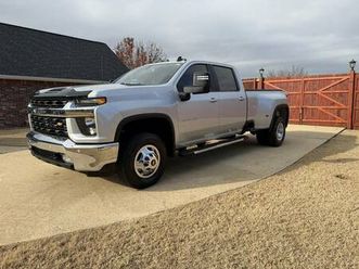 2020 chevy 3500 dully diesel low miles 4x4
