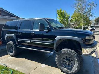2001 chevy suburban 2500 8.1 lifted