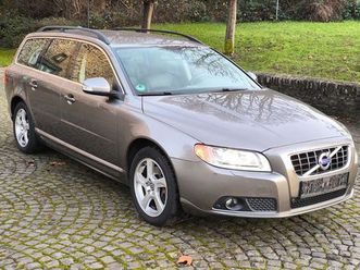 volvo v70 d5 geartronic momentum leder navi shz top!!