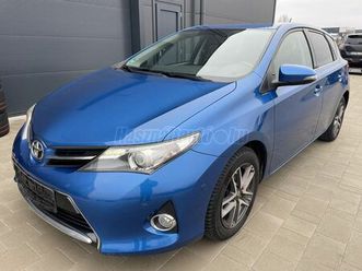 toyota auris 1.6 icon becsületesnepper