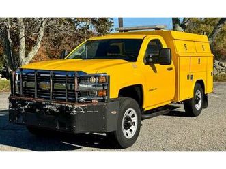 **2017 chevy k3500 4x4 srw 8' enclosed utility w/ power tailgate