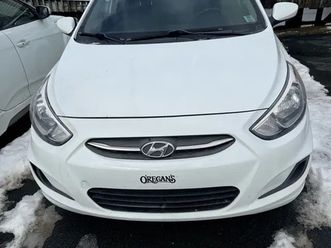 2017 hyundai accent, 124,000 km. clean and comes with tires.